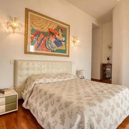 Palazzo Podesta *